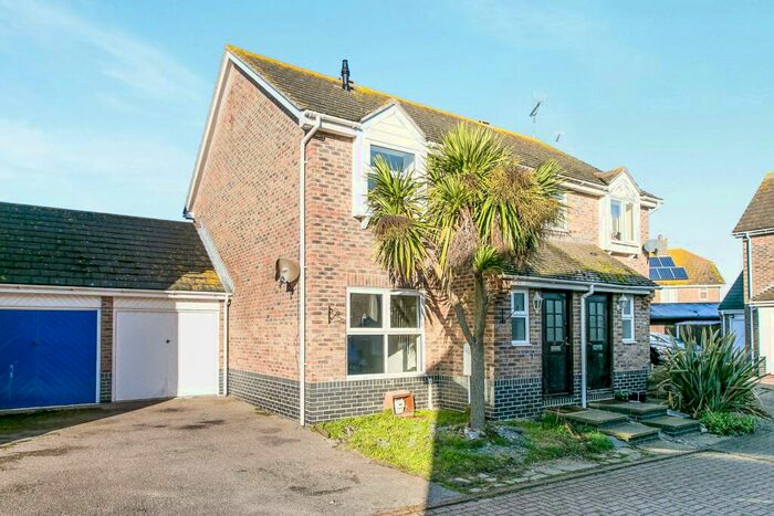 3 Bedroom Semi-Detached House To Rent In Little Stone Court, Martello Bay, CO15