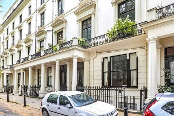 3 Bedroom Flat To Rent In Westbourne Terrace, London, W2