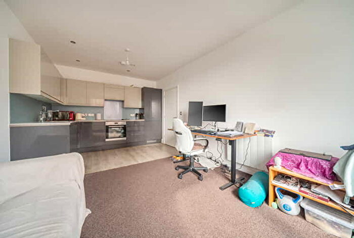 2 Bedroom Flat For Sale In East Terrace, Six Hills House, Stevenage, Hertfordshire, SG1