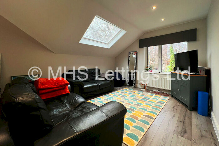 3 Bedroom Apartment To Rent In Flat, Headingley House, Ash Road, Leeds, LS6