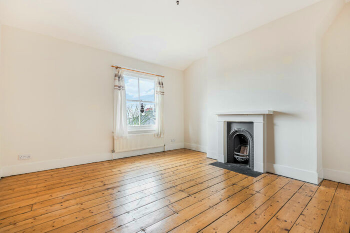 2 Bedroom Apartment To Rent In Granville Park, Blackheath, SE13
