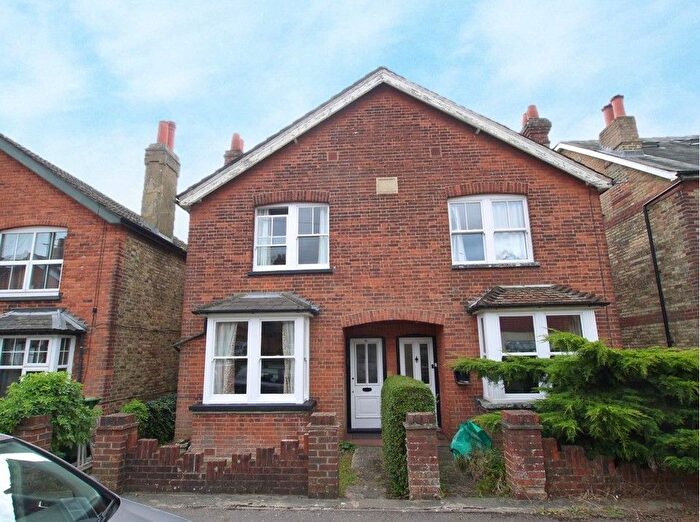 4 Bedroom Semi-detached House For Sale In Donnington Road, Dunton Green, Sevenoaks, TN13