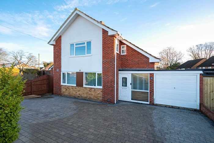 3 Bedroom Link Detached House For Sale In Blendon Drive, Andover, SP10