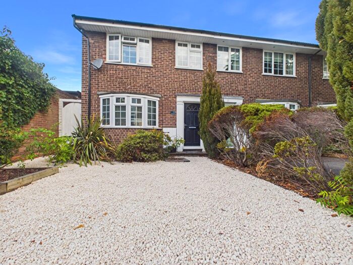 3 Bedroom End Of Terrace House For Sale In Sheepcote Road, Eton Wick, Berkshire, SL4