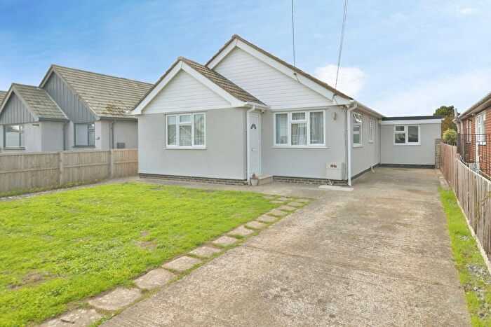 2 Bedroom Bungalow For Sale In Leonard Road, Greatstone, New Romney, Kent, TN28