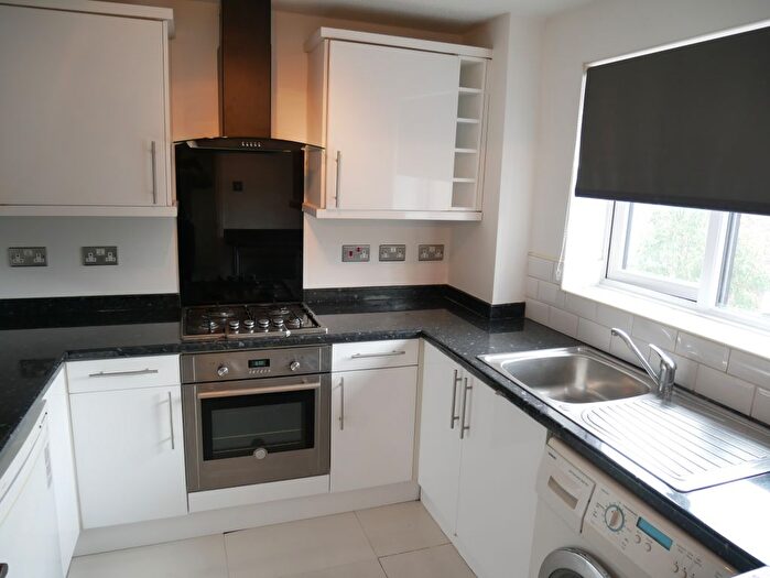 2 Bedroom Maisonette To Rent In Victoria Road, Ruislip, HA4