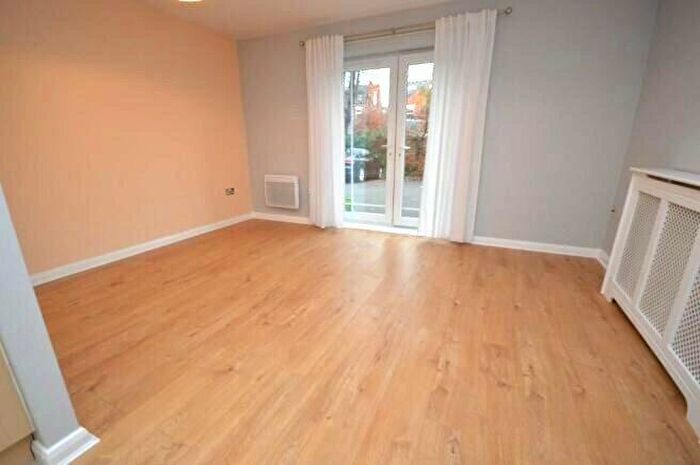 2 Bedroom Flat To Rent In Loughborough Road, West Bridgford, Nottingham, Nottinghamshire, NG2