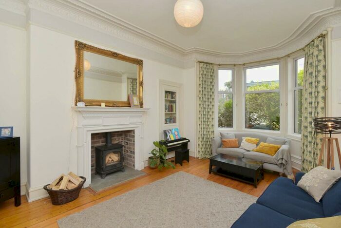 2 Bedroom Flat For Sale In Cargil Terrace, Trinity, Edinburgh, EH5