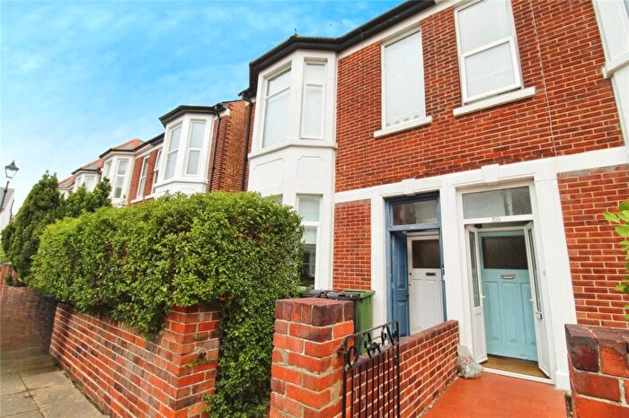 2 Bedroom Flat To Rent In Lowcay Road, Southsea, Hampshire, PO5