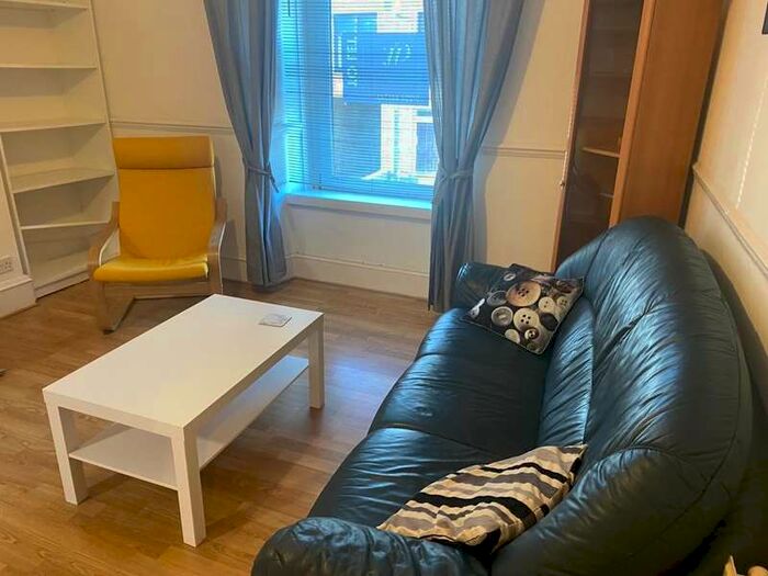 2 Bedroom Flat To Rent In Walker Road, Torry, Aberdeen, AB11