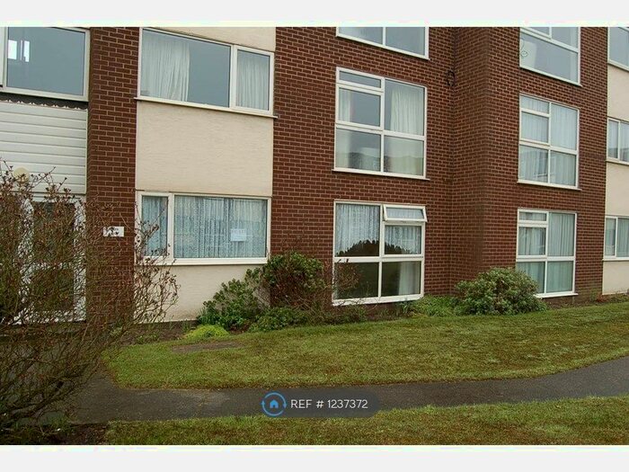 2 Bedroom Flat To Rent In St. Leonards Court, Lytham St. Annes FY8