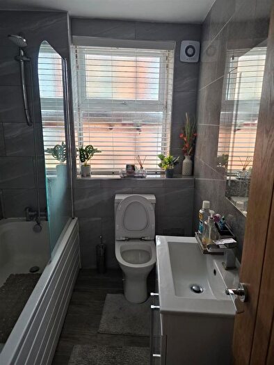 2 Bedroom Flat To Rent In Meeting Lane, Kettering, NN16
