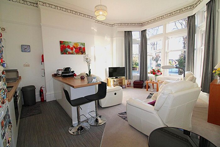 2 Bedroom Flat To Rent In St Annes Road East, Lytham St Annes, FY8