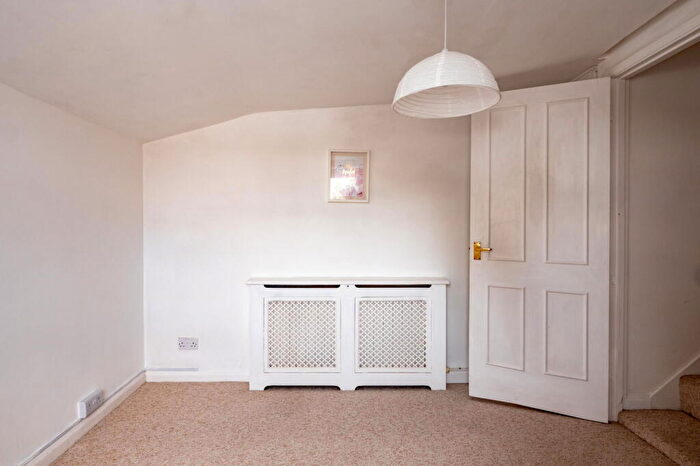 1 Bedroom Flat For Sale In Catherine Hill, Frome, BA11