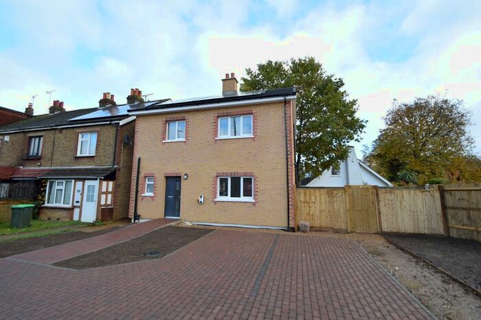 3 Bedroom Detached House To Rent In Walderslade Road, Walderslade, Chatham, Kent, ME5
