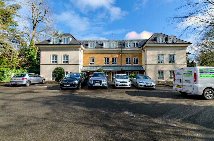 1 Bedroom Flat To Rent In Heathside Crescent, Woking, GU22