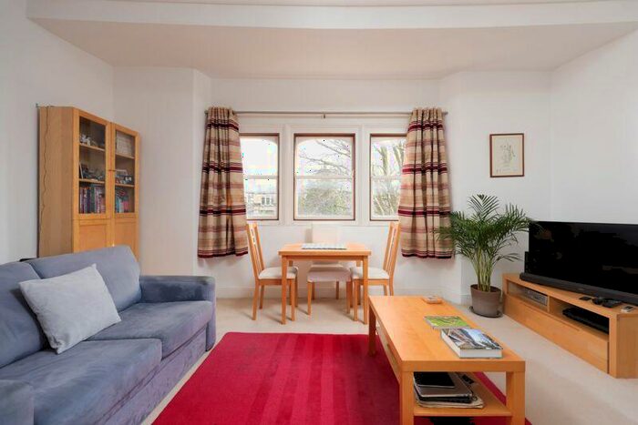 2 Bedroom Apartment For Sale In Tyndalls Park Road | Clifton, BS8