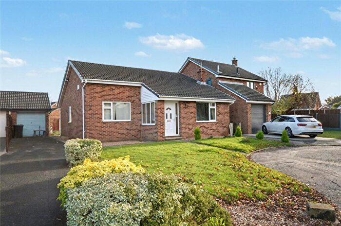 3 Bedroom Bungalow For Sale In Lea Park Gardens, Leeds, West Yorkshire, LS10