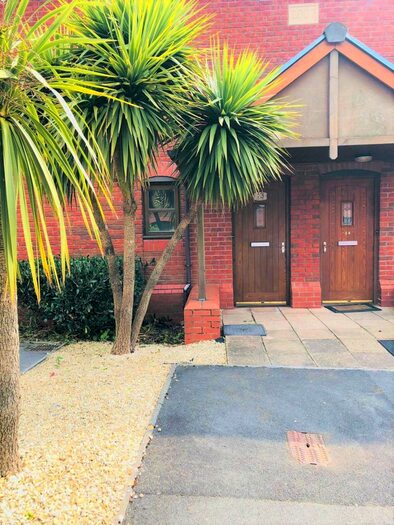 1 Bedroom Flat To Rent In Parc Y Felin, Sketty, Swansea, SA2