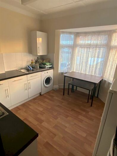 2 Bedroom Property To Rent In Watling Street, Gillingham, ME7