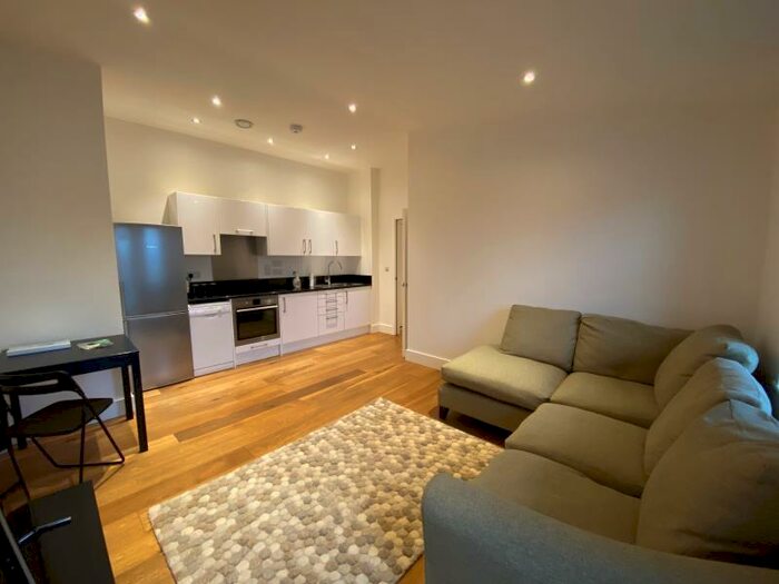 2 Bedroom Flat To Rent In Camberley, GU15