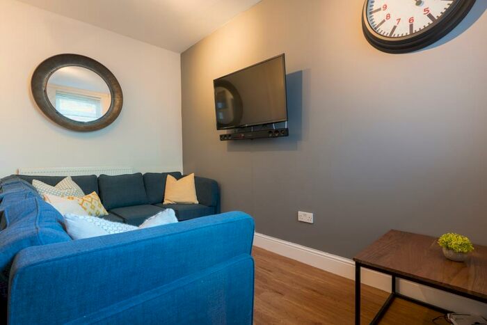 7 Bedroom Terraced House To Rent In Harriet Street, Cardiff, CF24