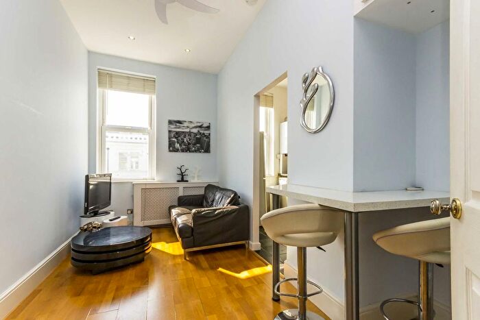 1 Bedroom Flat To Rent In Sinclair Road, West Kensington, W14