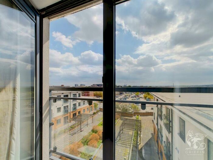 1 Bedroom Flat For Sale In Hogg Lane, Grays, RM17