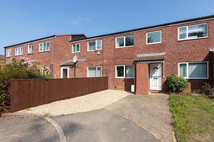 3 Bedroom Terraced House For Sale In Curtis Avenue, Abingdon, OX14