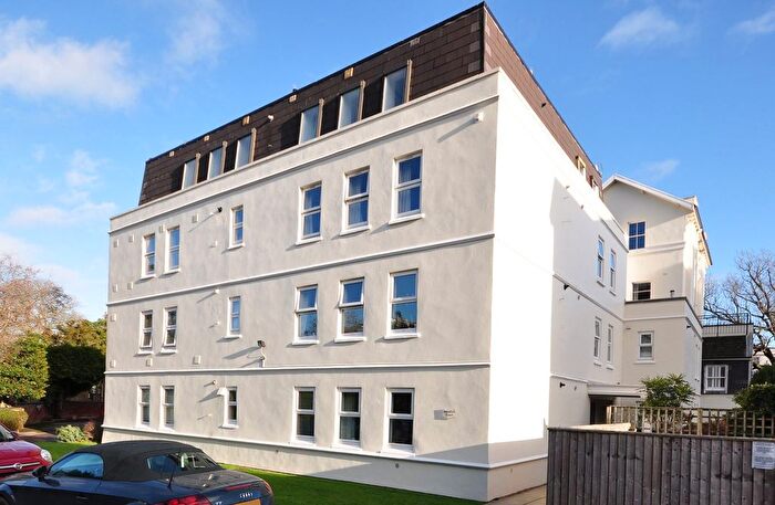 1 Bedroom Flat For Sale In The Park, Cheltenham, GL50