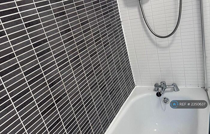 3 Bedroom Flat To Rent In Hardy Street, Liverpool, L1