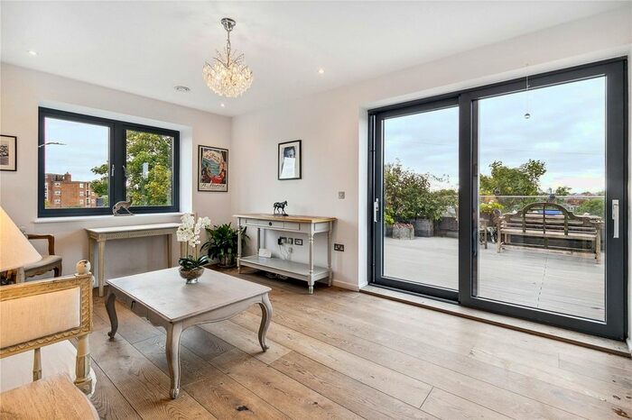 2 Bedroom Flat To Rent In Lower Richmond Road, London, SW15