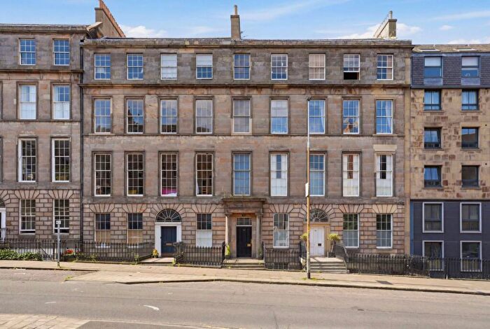 4 Bedroom Flat For Sale In / Annandale Street, Edinburgh, EH7