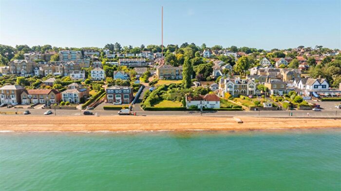 2 Bedroom Apartment For Sale In Cowes, Isle Of Wight, PO31