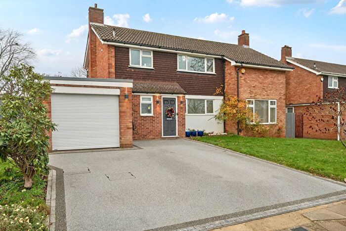 4 Bedroom Detached House For Sale In Hayesford Park Drive, Bromley, Kent, BR2