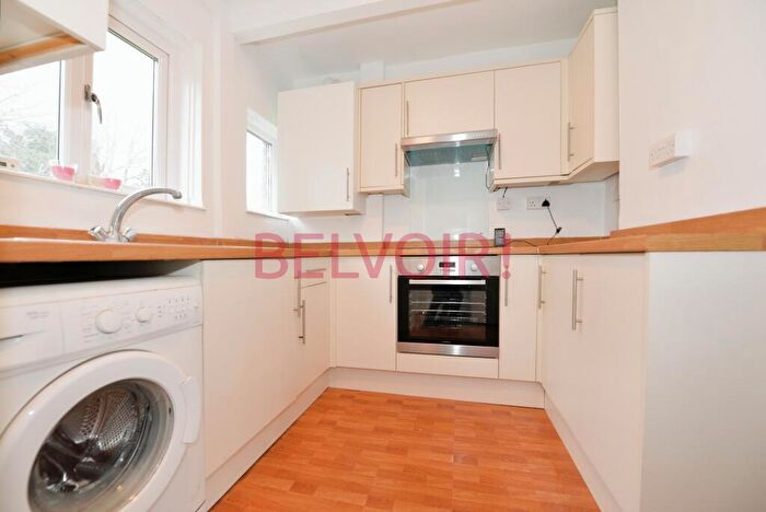 3 Bedroom Semi-Detached House To Rent In Carnation Road, Southampton, SO16