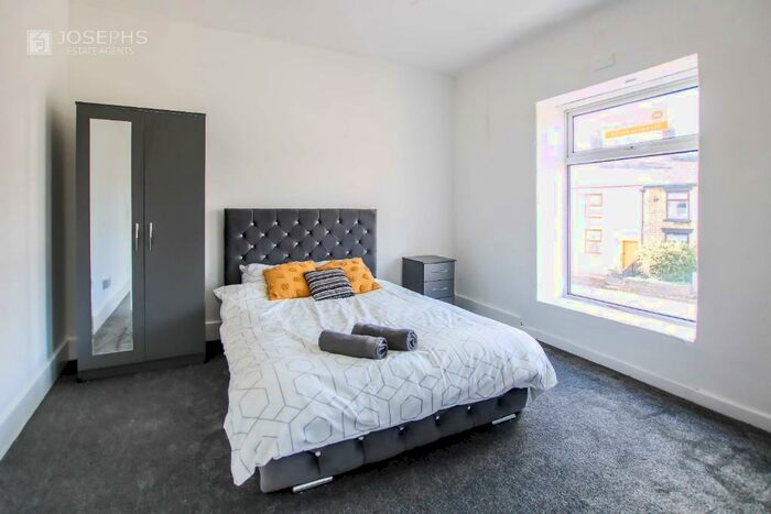 1 Bedroom Flat To Rent In Blackburn Road, Bolton, Greater Manchester, BL1