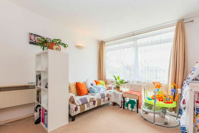 Studio To Rent In Upper Richmond Road, Putney, London, SW15