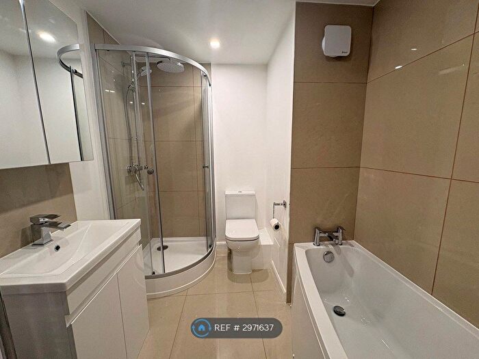 2 Bedroom Flat To Rent In Basinghall Gardens, Sutton, SM2