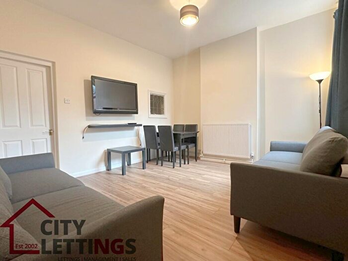 5 Bedroom Terraced House To Rent In Alfreton Road Nottingham, NG7