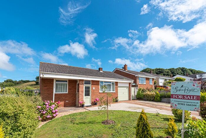 2 Bedroom Detached Bungalow For Sale In Greenlydd Close, Niton, PO38