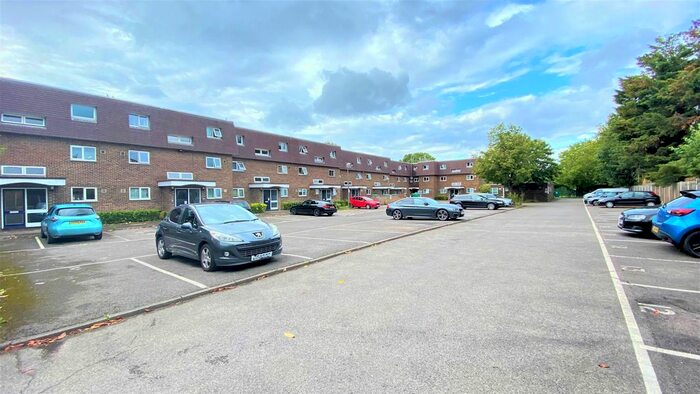 Studio To Rent In Bays Farm Court, Bath Road, West Drayton, UB7