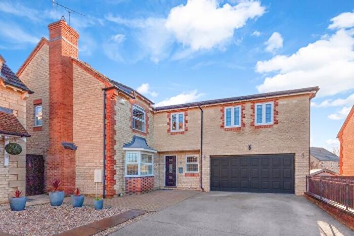 4 Bedroom Detached House To Rent In Sorrel Mead, Bicester, OX26