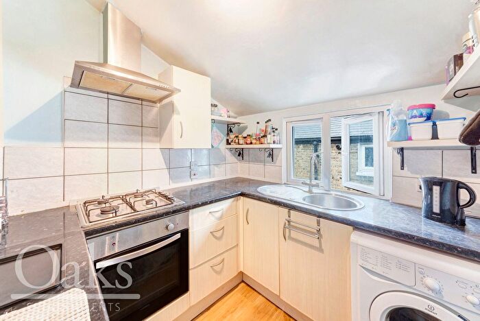 3 Bedroom Flat To Rent In Norfolk House Road, London, SW16
