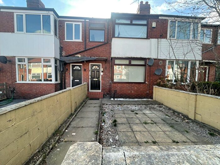 3 Bedroom Terraced House To Rent In Park View Avenue, Leeds, LS4