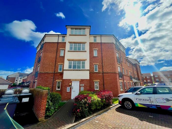 2 Bedroom Flat To Rent In Ovett Gardens, Gateshead, NE8