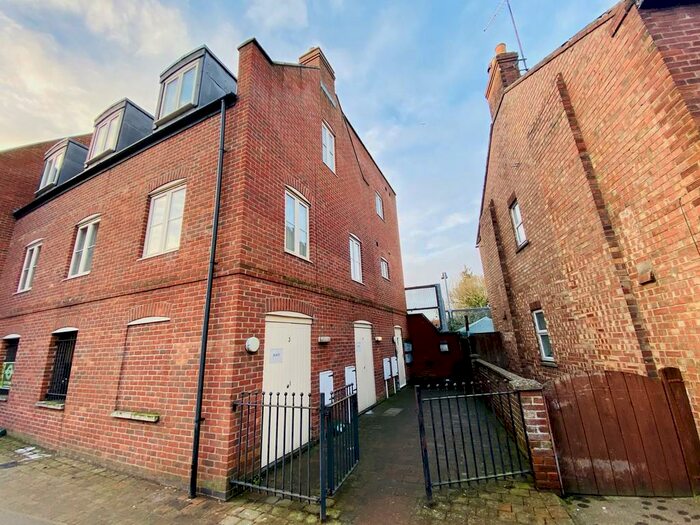 2 Bedroom Flat To Rent In Spalding, PE11