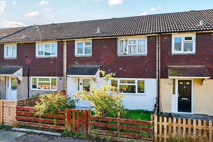 3 Bedroom Terraced House For Sale In Leaveland Close, Ashford, TN23