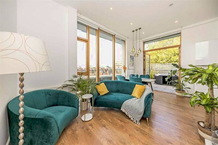 2 Bedroom Flat To Rent In Ogle Street, London, W1W