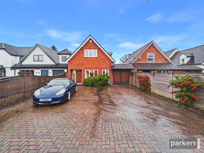 4 Bedroom Detached House For Sale In Loddon Bridge Road, Woodley, Reading, Berkshire, RG5